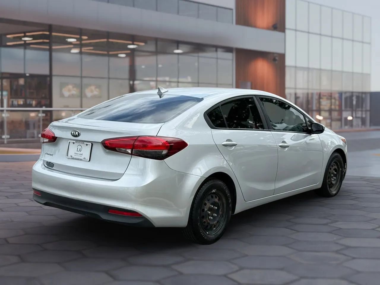 Used 2018 Kia Forte LX FWD image 6