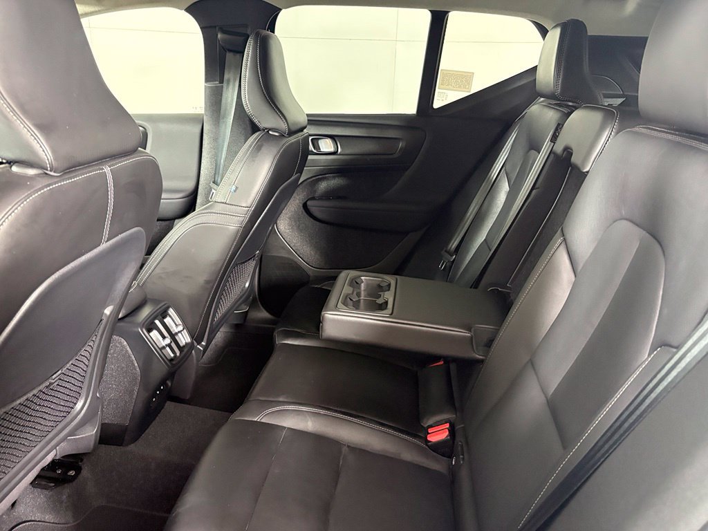 Used 2024 Volvo XC40 B5 Core AWD/4WD image 39