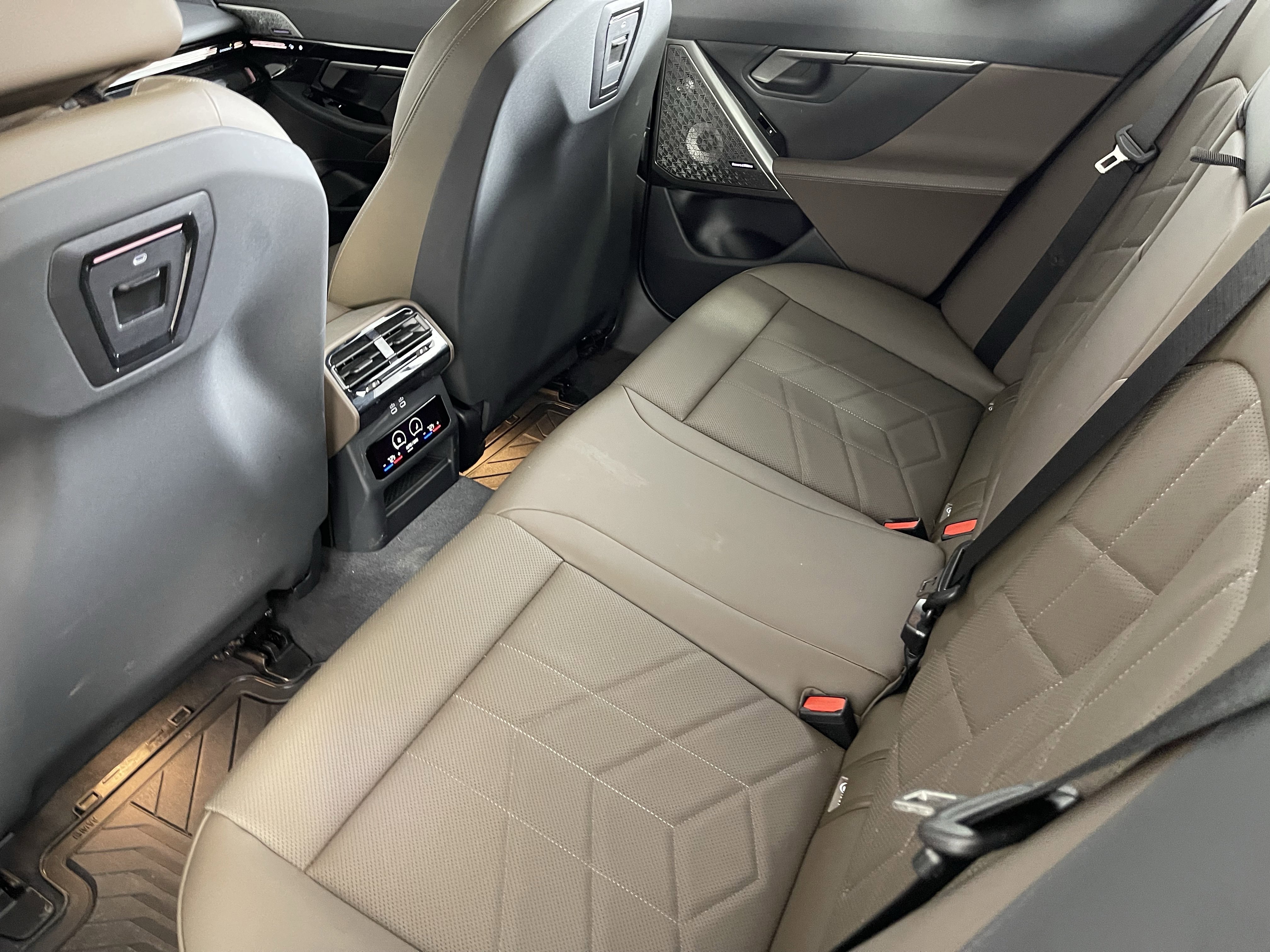 Certified 2026 BMW 530i xDrive w/ Premium Package image 17