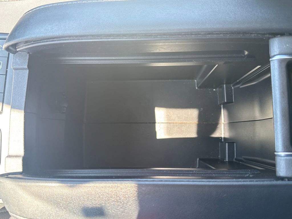 Used 2022 Toyota Highlander LE AWD/4WD image 27