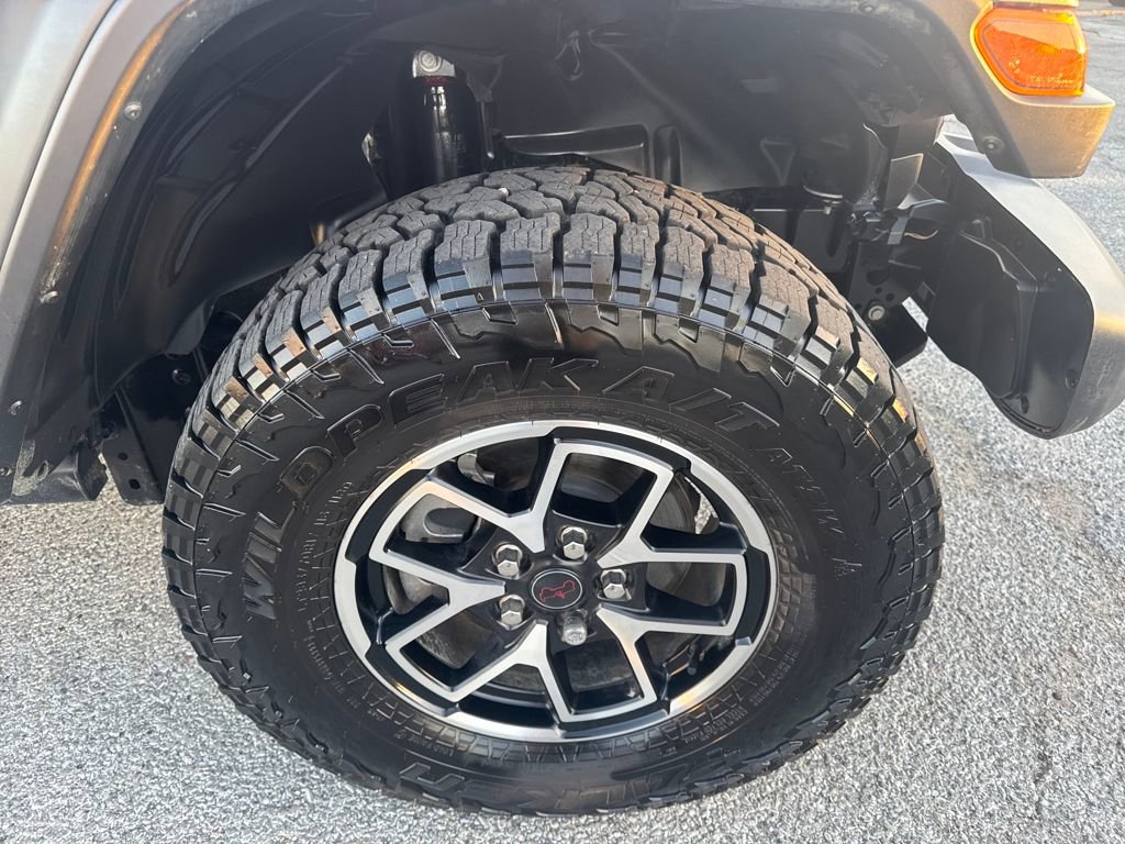 Used 2024 Jeep Gladiator Rubicon w/ Technology Group image 10