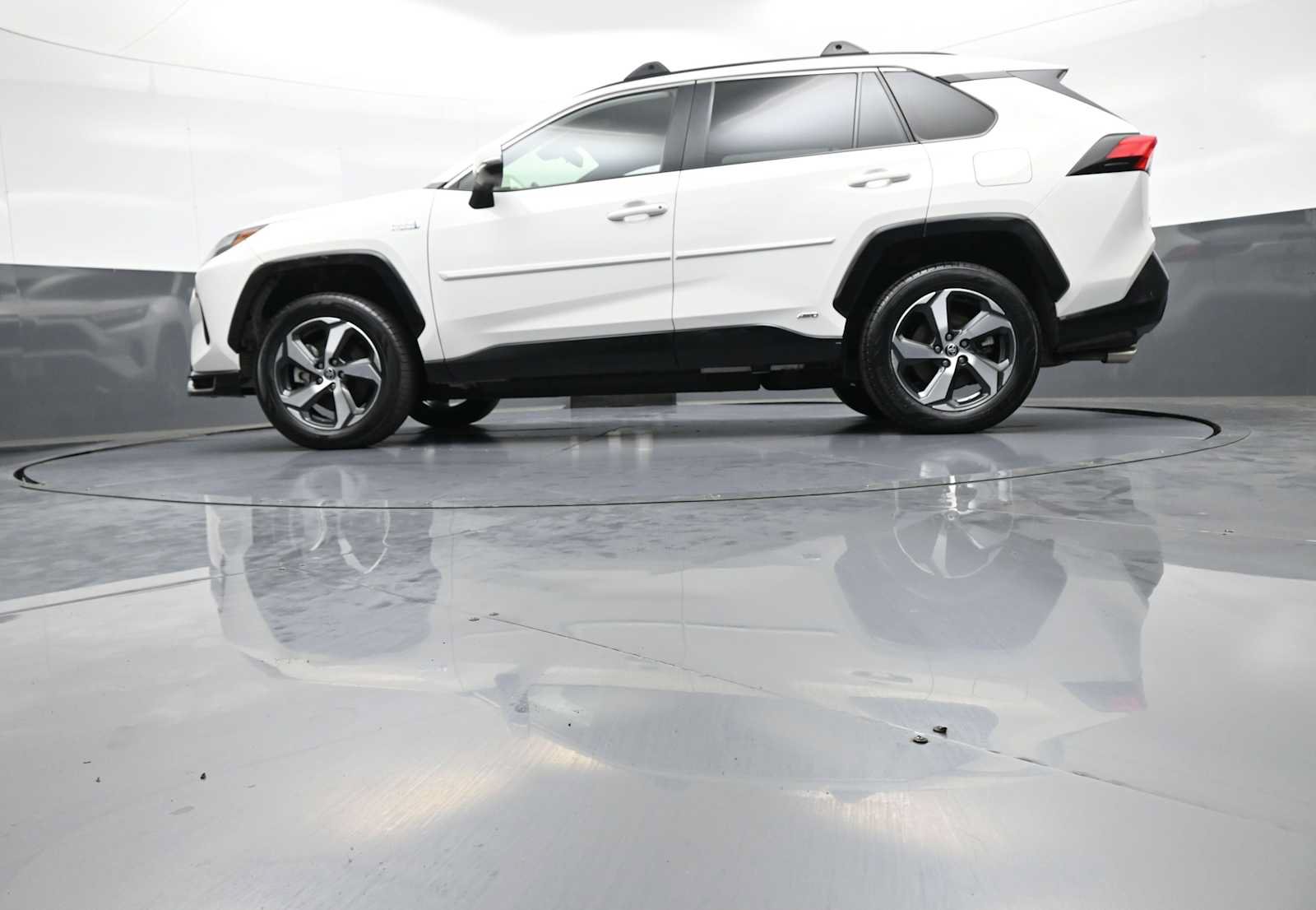 Used 2023 Toyota RAV4 SE w/ Weather & Moonroof Package AWD/4WD image 34