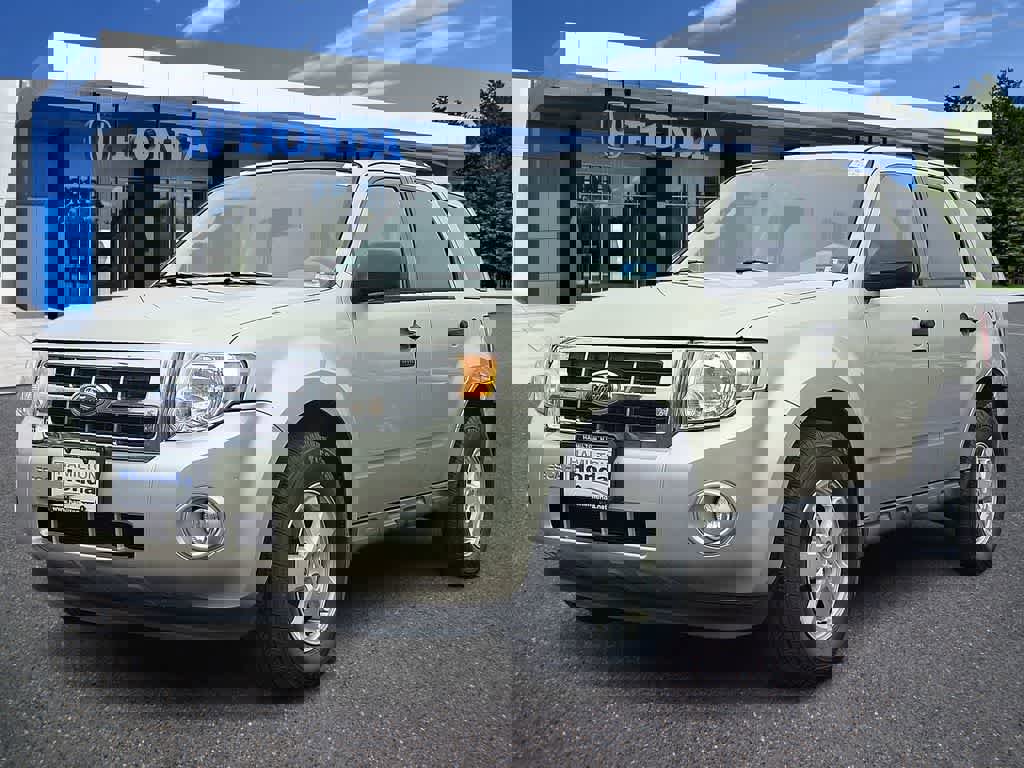 Used 2010 Ford Escape XLT image 1