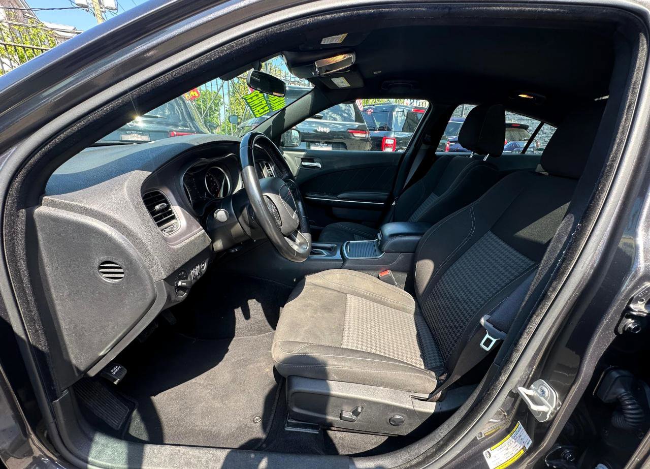 Used 2023 Dodge Charger SXT RWD image 22