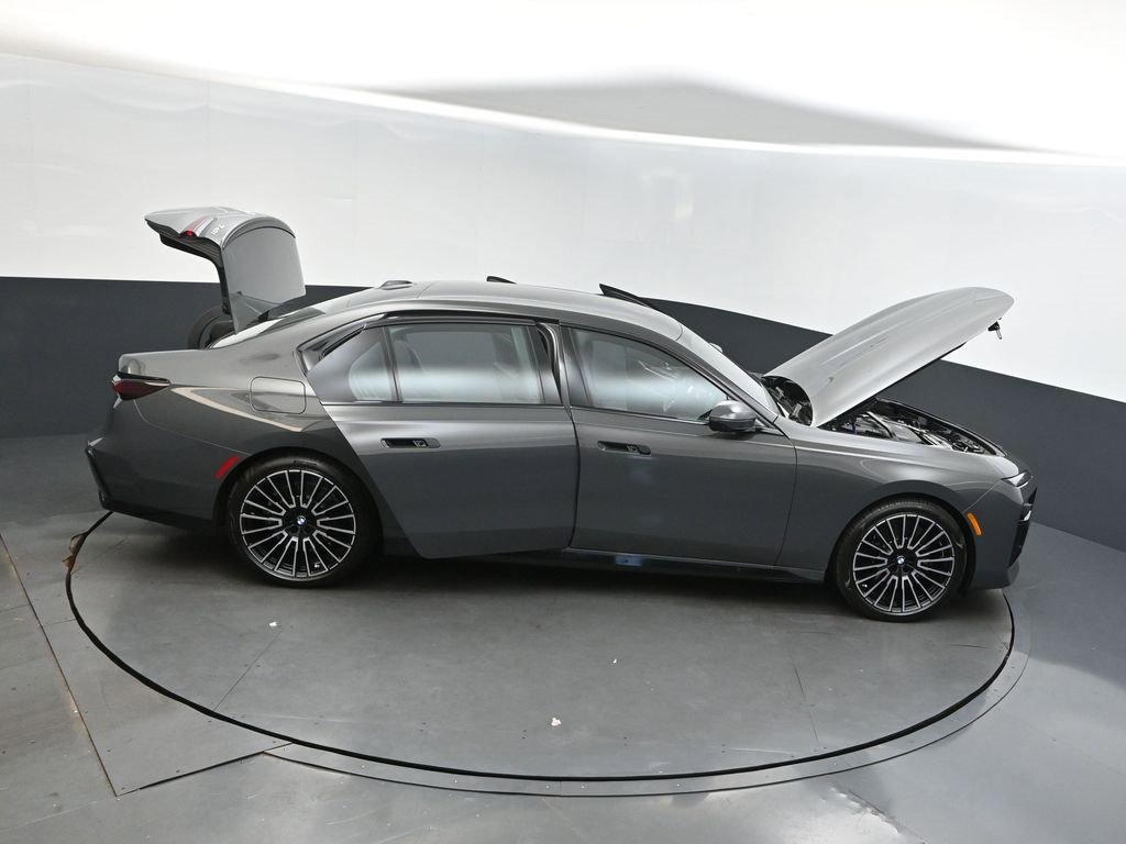New 2026 BMW 740i w/ Executive Package image 41