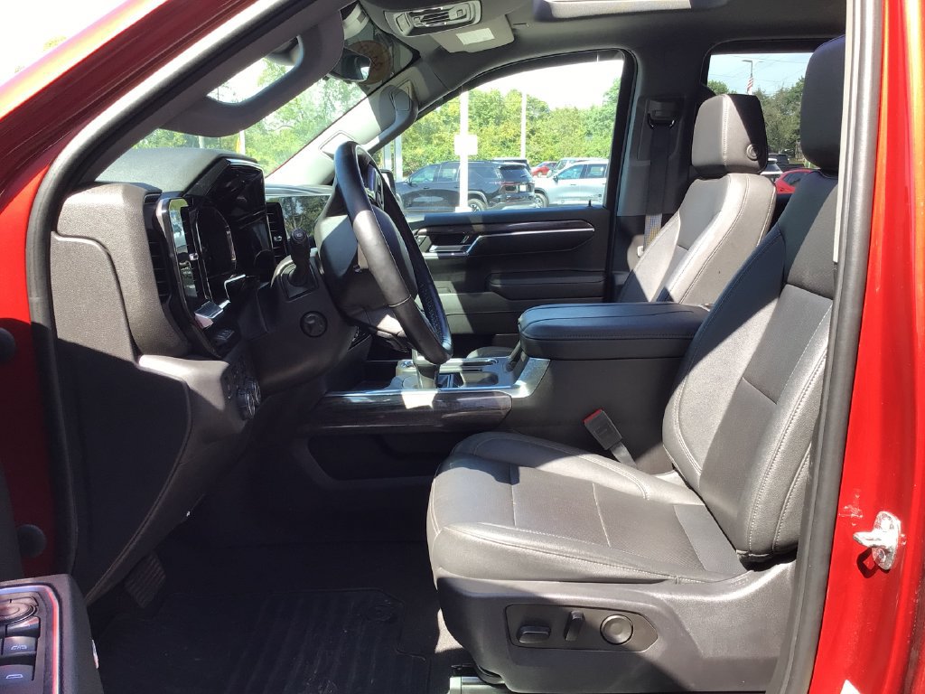 Used 2023 Chevrolet Silverado 1500 LTZ w/ Technology Package AWD/4WD image 24