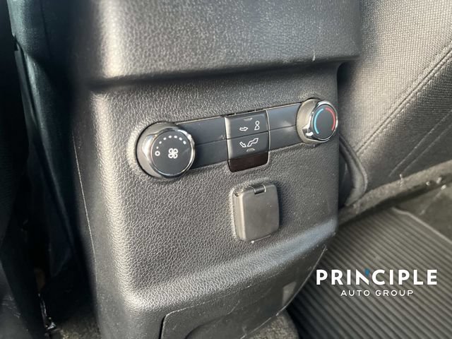 Used 2017 Ford Explorer XLT w/ Equipment Group 201A FWD image 30