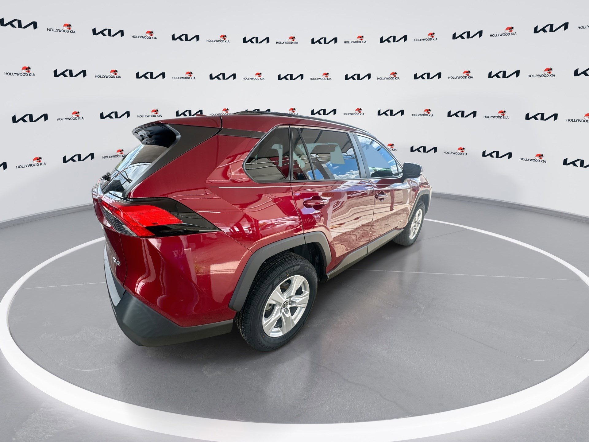 Used 2021 Toyota RAV4 XLE image 8