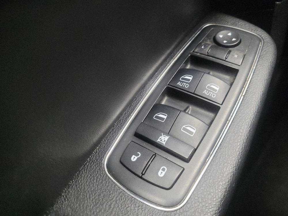 Used 2014 Chrysler 300 S AWD/4WD image 27
