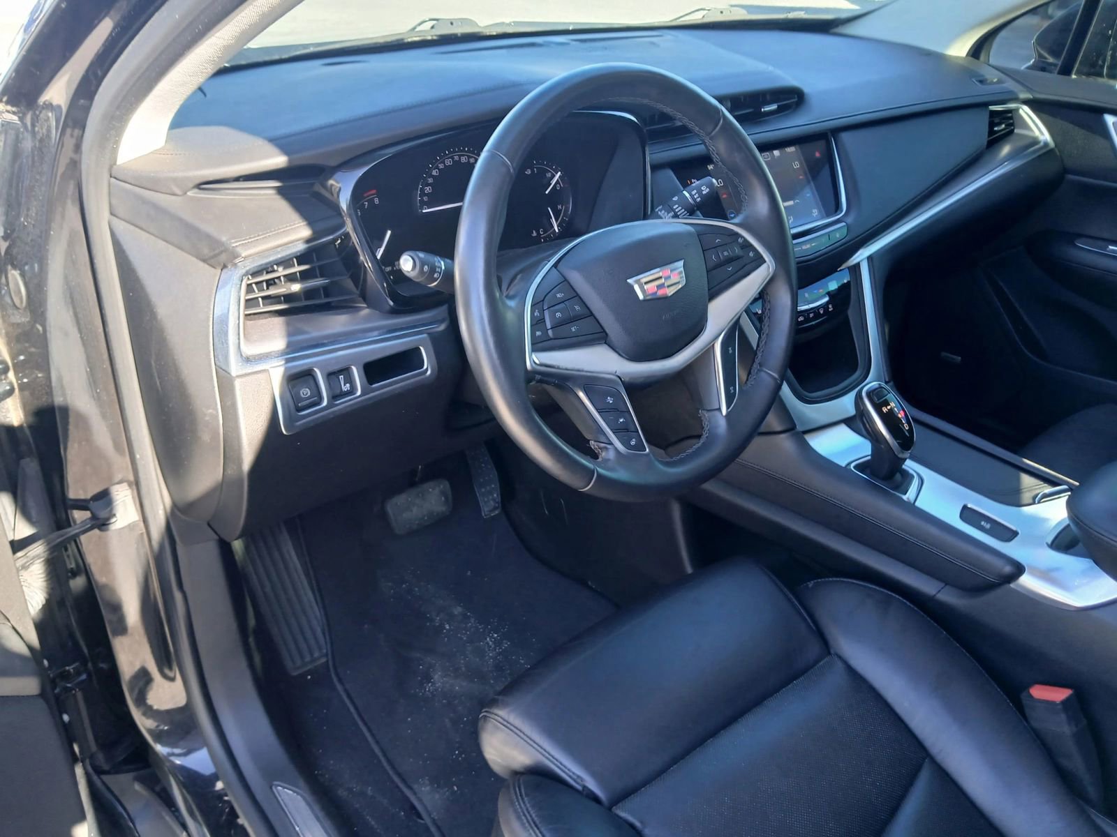 Used 2017 Cadillac XT5 Luxury w/ Driver Awareness Package image 7