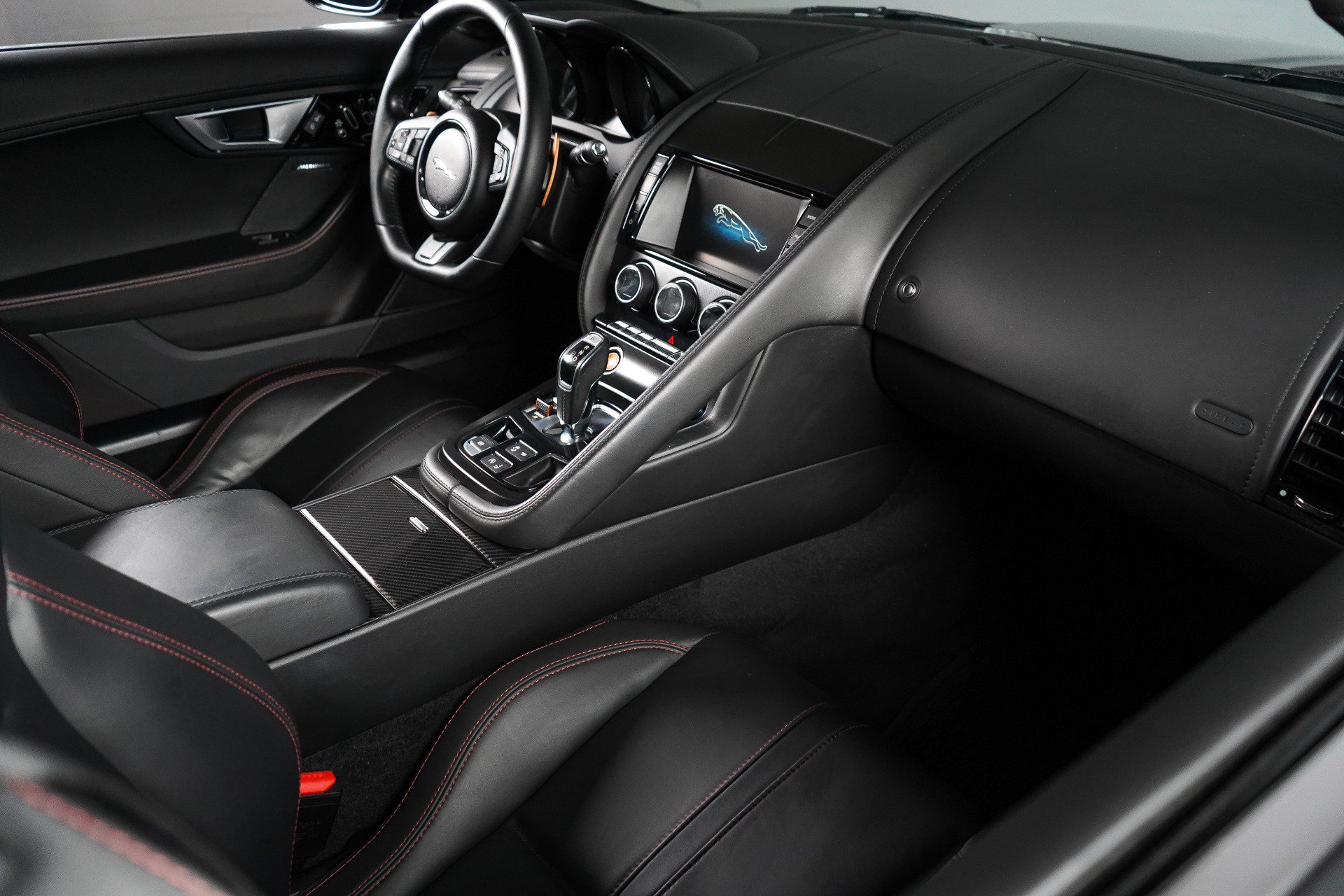 Used 2015 Jaguar F-TYPE S RWD image 56