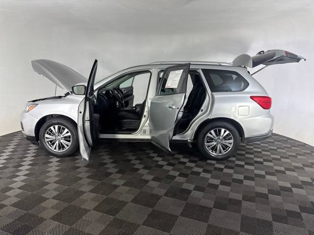 Used 2019 Nissan Pathfinder SV AWD/4WD image 9