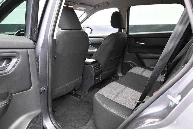 Used 2025 Nissan Rogue SV AWD/4WD image 15