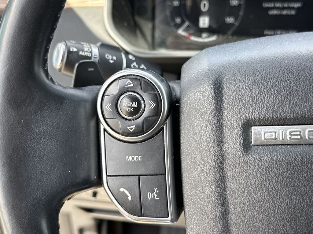 Used 2018 Land Rover Discovery HSE image 26