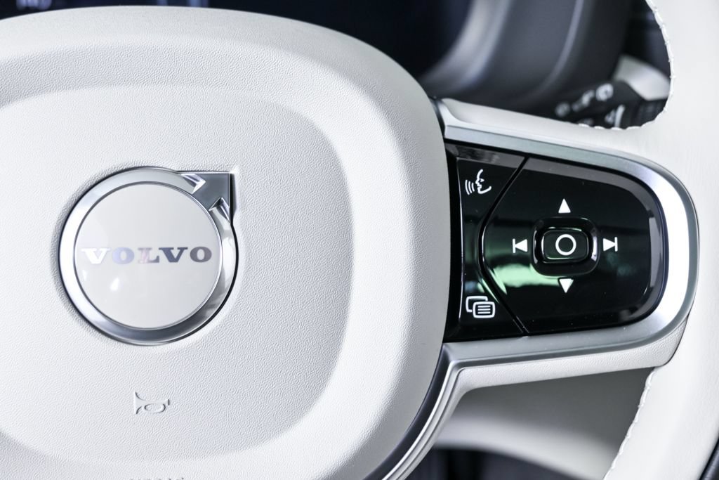 New 2026 Volvo XC60 B5 Ultra w/ Climate Package AWD/4WD image 11