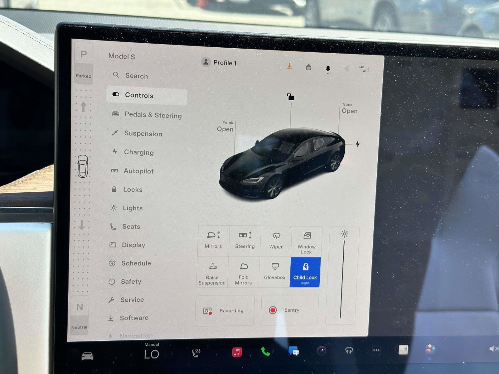 Used 2022 Tesla Model S AWD/4WD image 37