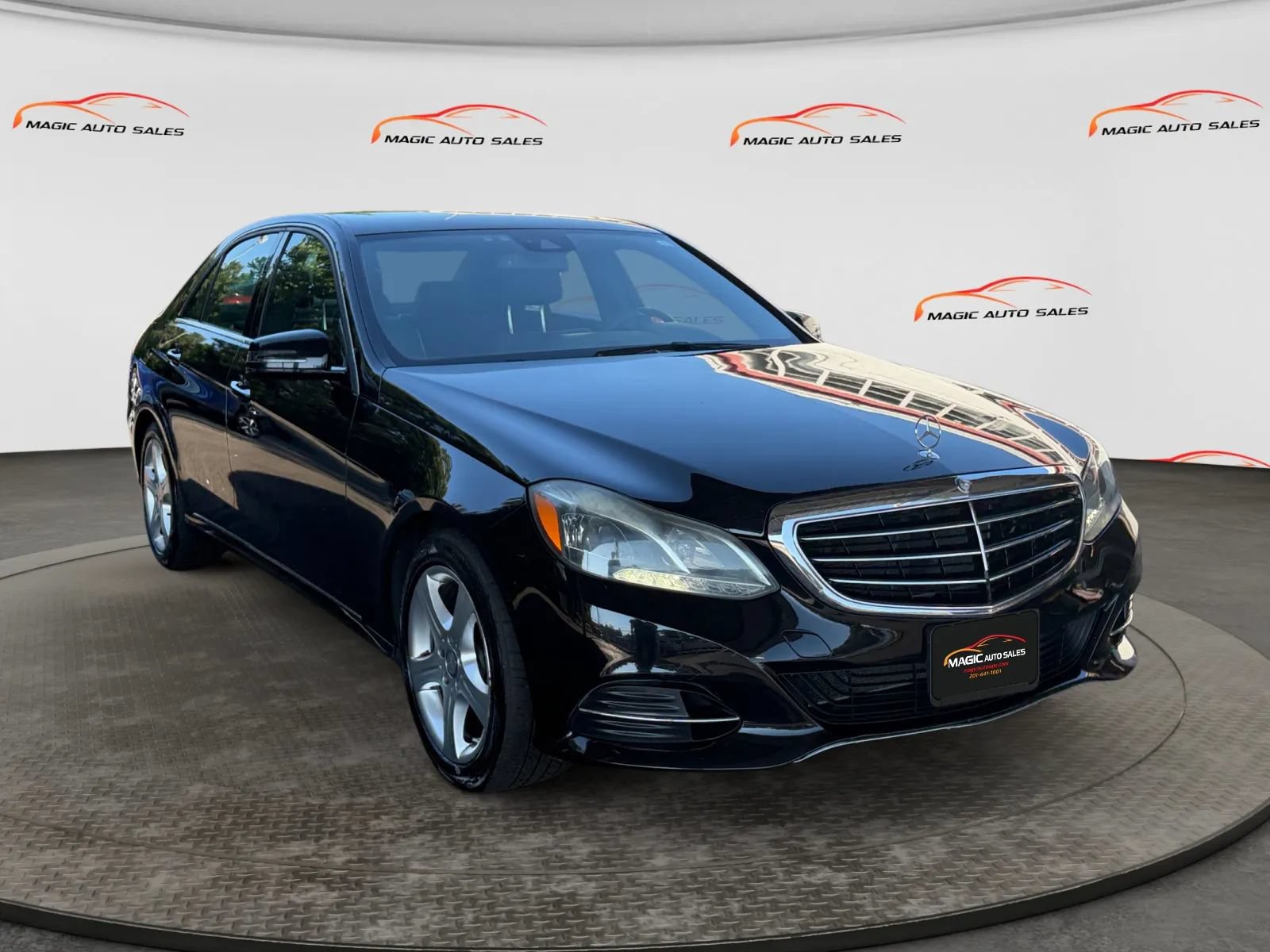 Used 2016 Mercedes-Benz E 350 4MATIC Sedan image 5