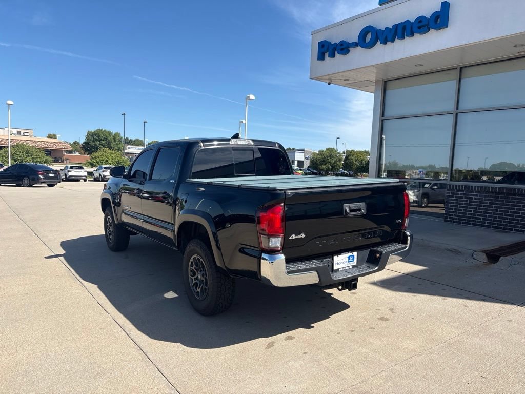 Used 2018 Toyota Tacoma SR5 AWD/4WD image 7