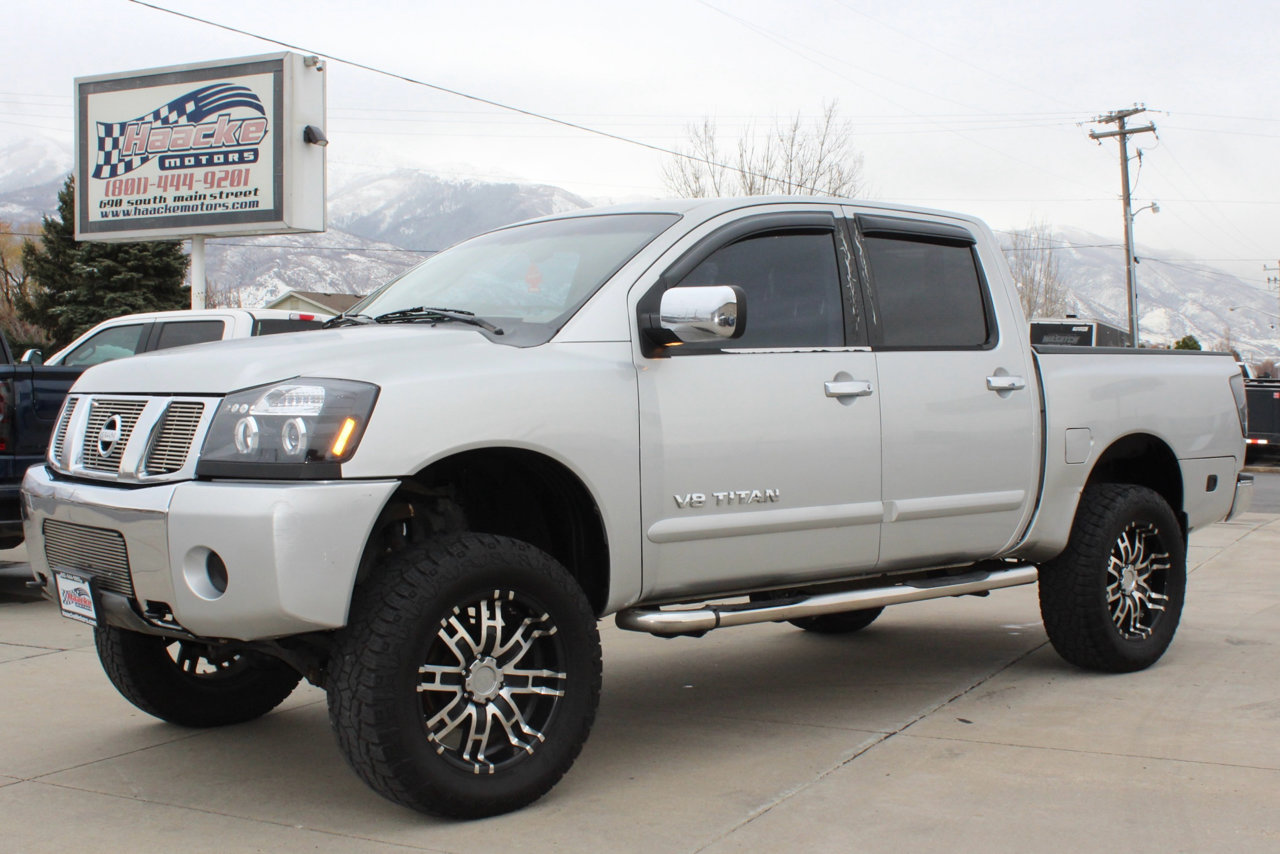 Used 2006 Nissan Titan LE w/ (R02) LE Off-Road Pkg image 2