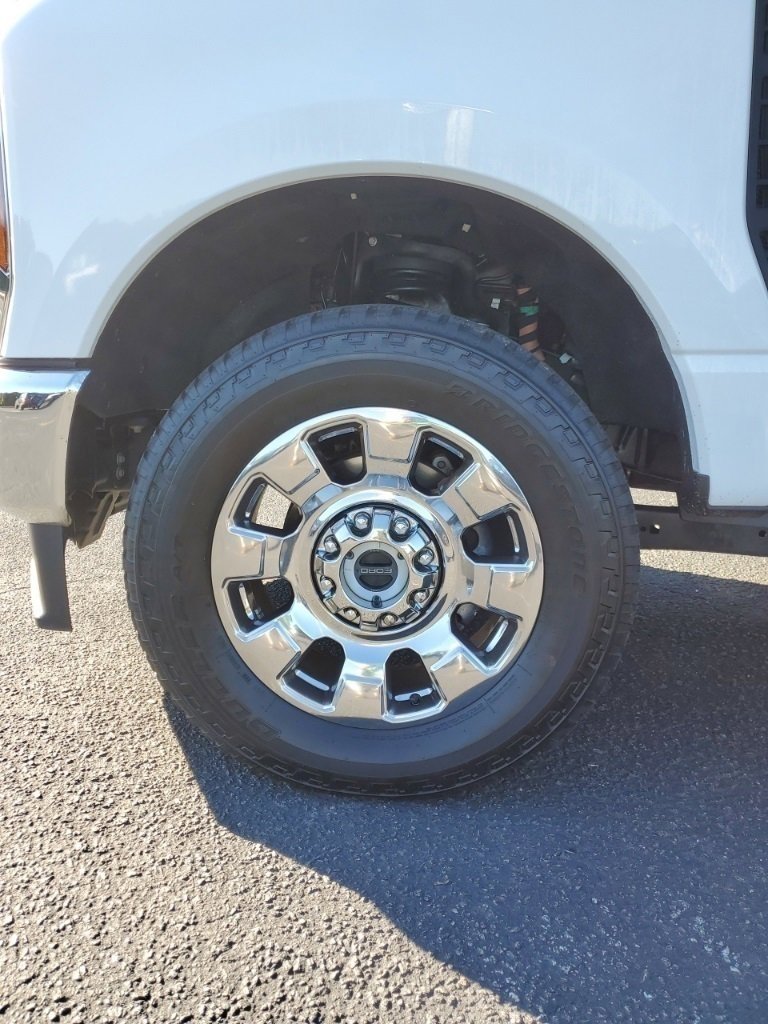 Used 2025 Ford F250 Lariat w/ Chrome Package image 32
