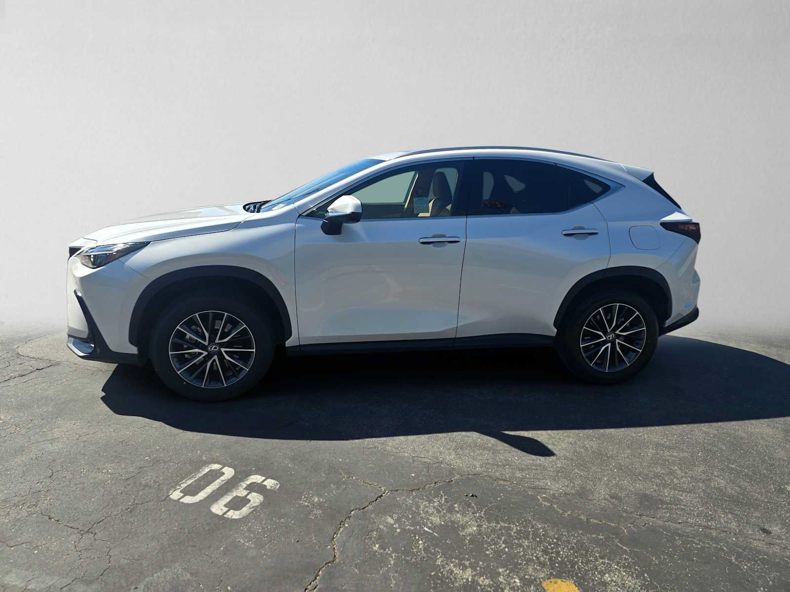 Used 2025 Lexus NX 350h AWD w/ Accessory Package (2T) image 6
