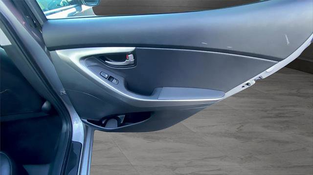 Used 2011 Hyundai Elantra Limited image 32