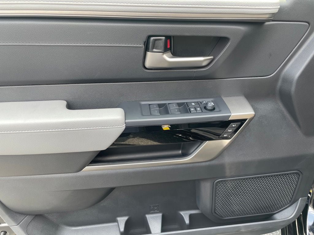 New 2026 Toyota Tundra Limited AWD/4WD image 7