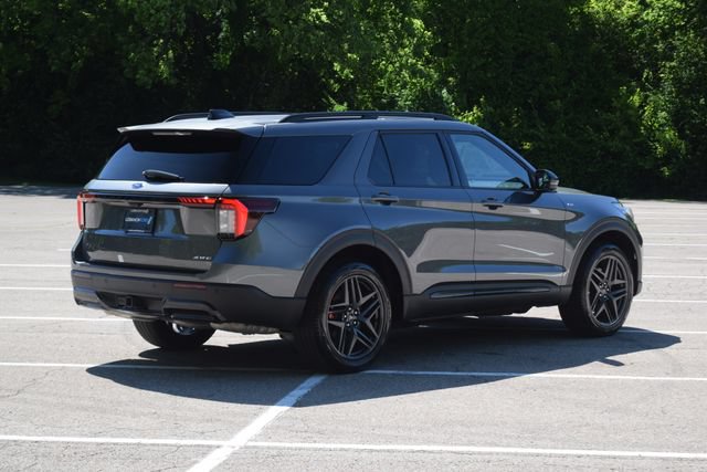 Used 2025 Ford Explorer ST-Line w/ ST-Line Street Pack AWD/4WD image 26