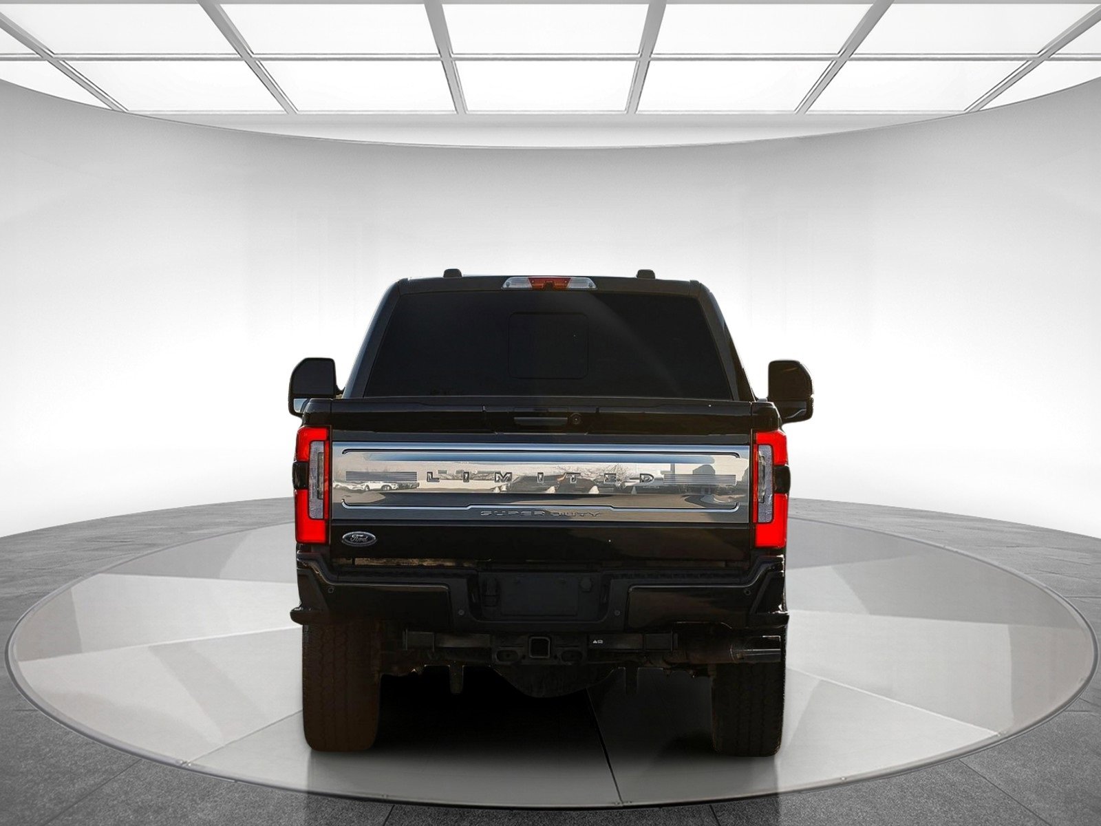 Used 2024 Ford F250 Limited image 3