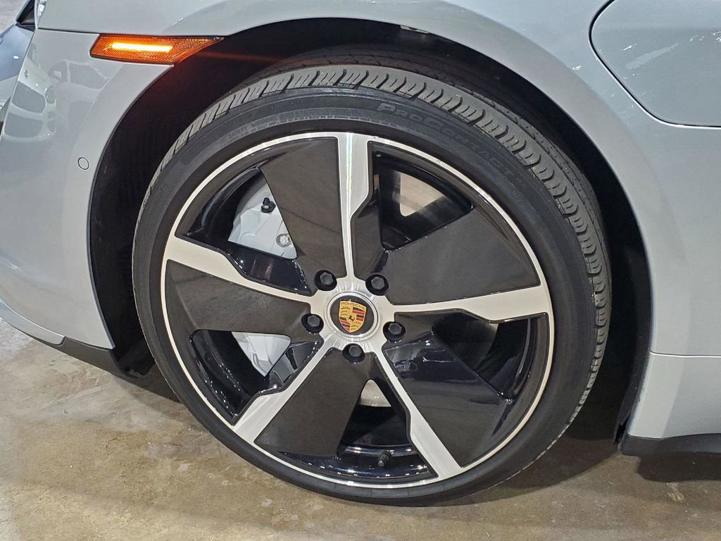 Used 2020 Porsche Taycan Turbo image 41