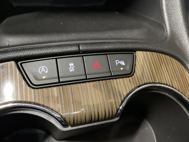 Used 2023 GMC Acadia SLE image 33
