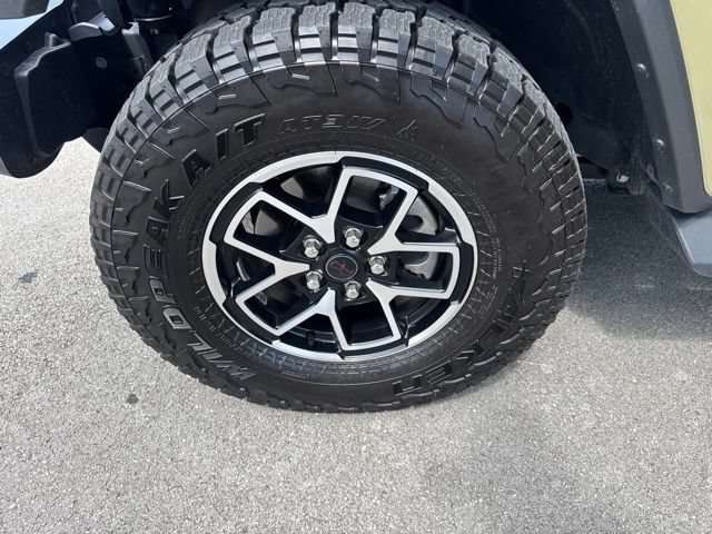 Used 2025 Jeep Gladiator Sport AWD/4WD image 16