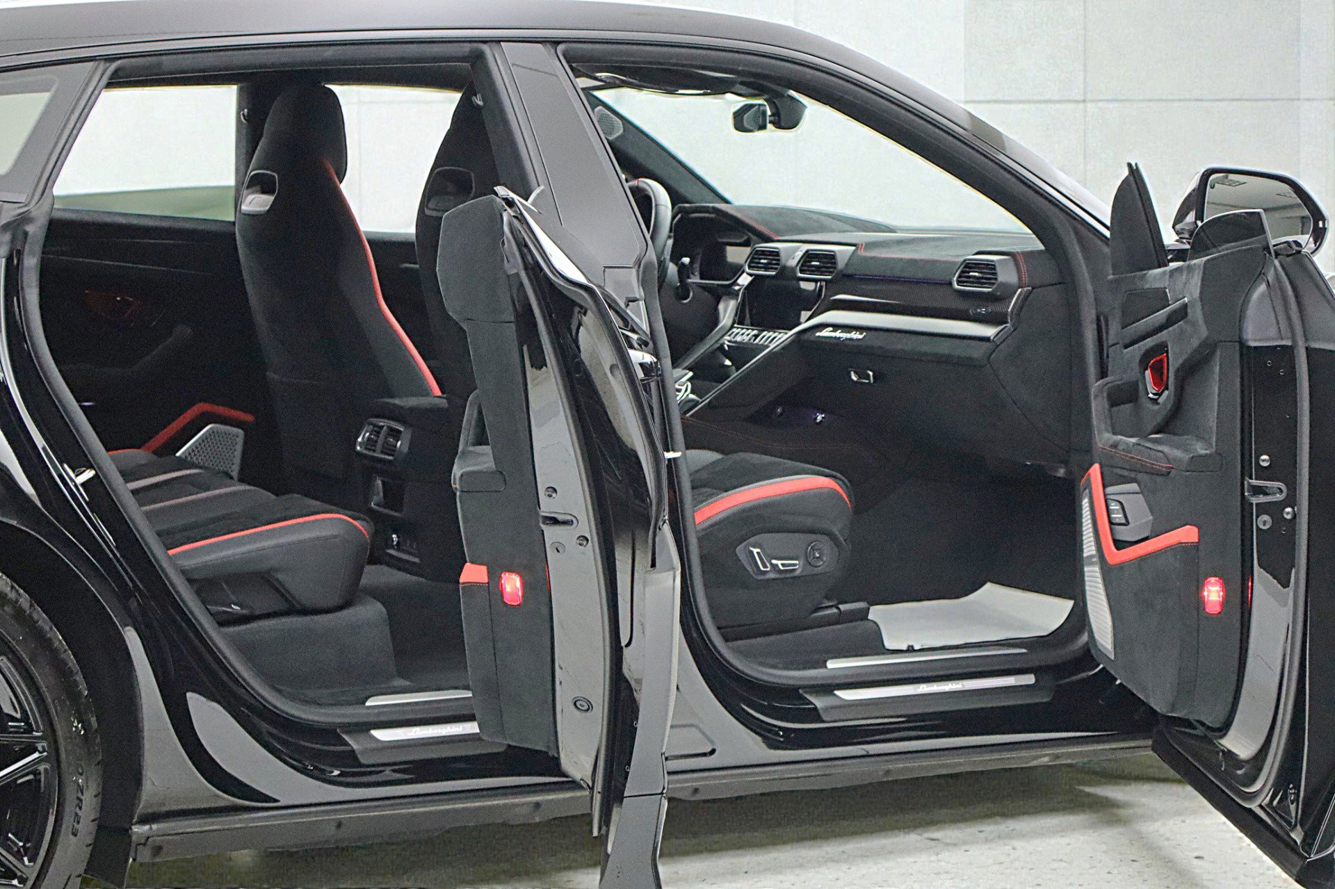 Used 2024 Lamborghini Urus Performante image 17