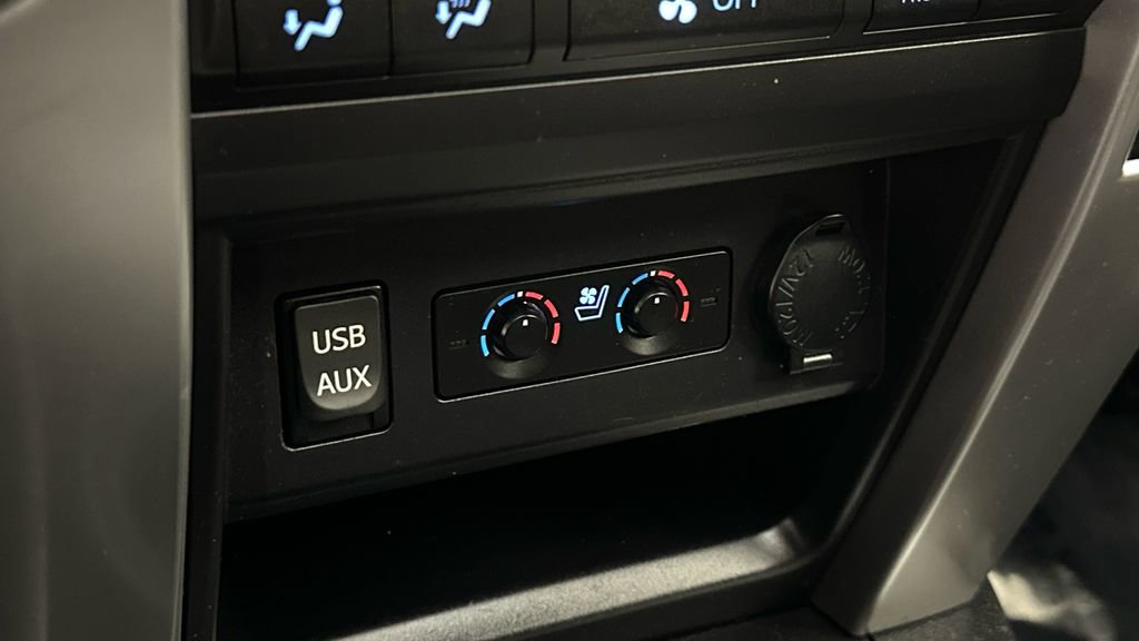 Used 2016 Toyota 4Runner Limited image 27