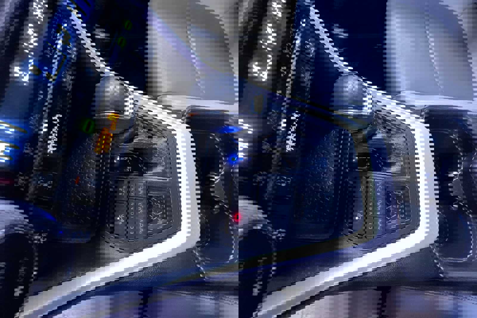 Used 2020 Toyota RAV4 XLE Premium image 29