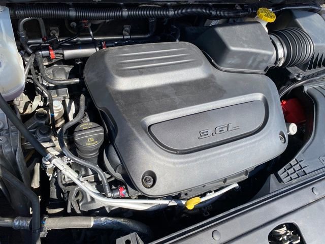 Used 2024 Chrysler Pacifica Touring-L image 21