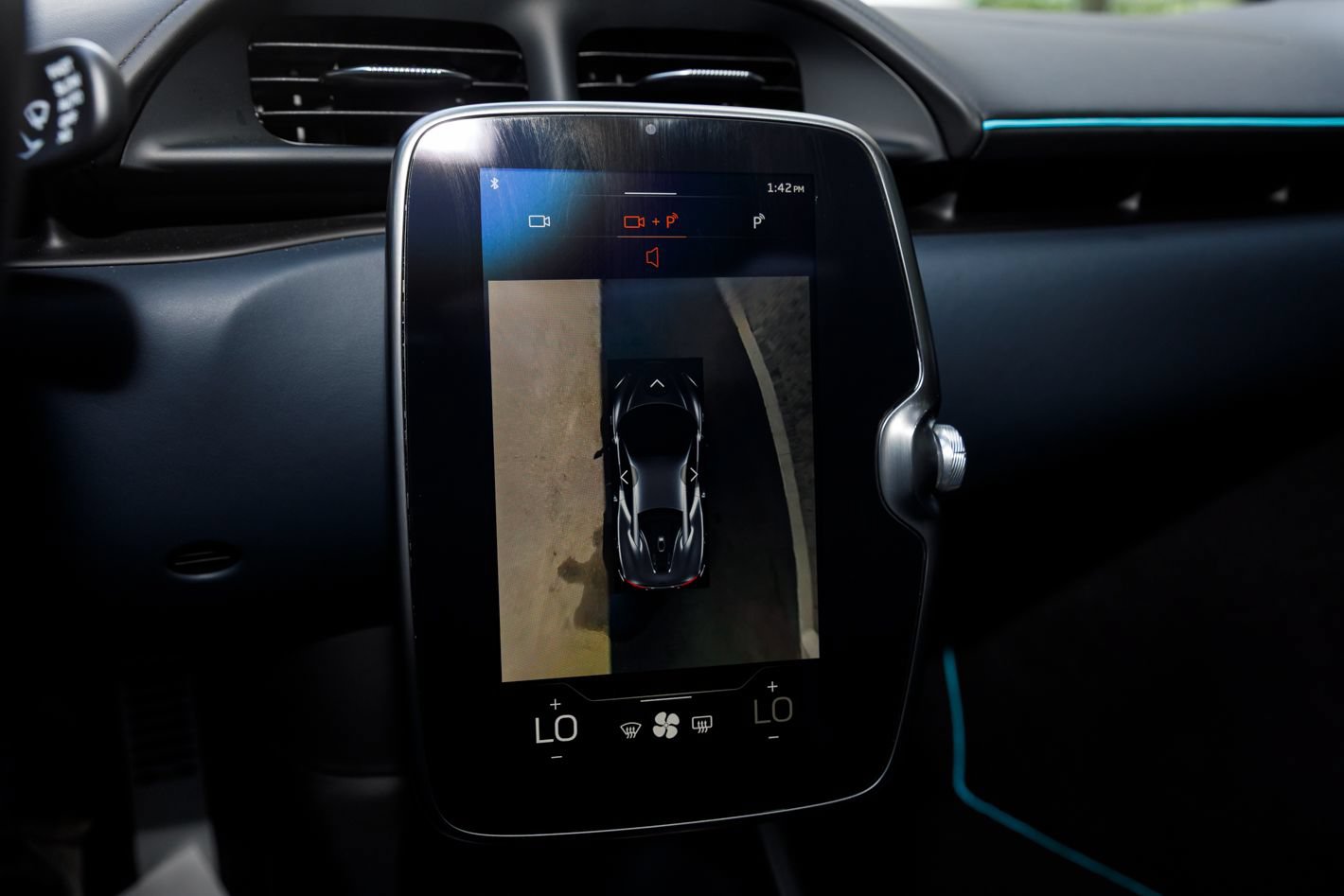 Used 2023 McLaren Artura RWD image 37