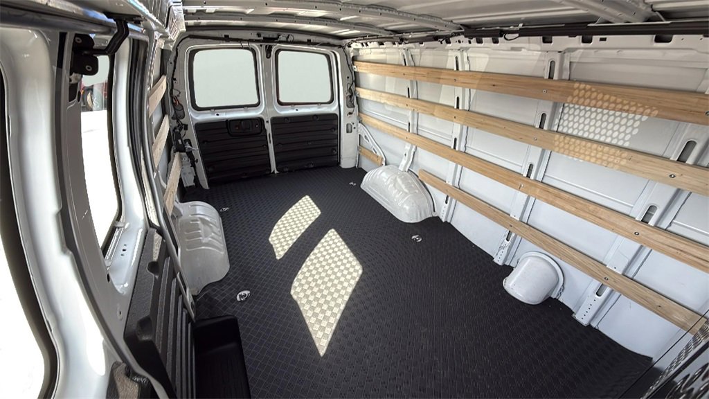 Used 2024 Chevrolet Express 2500 w/ Driver Convenience Package image 31