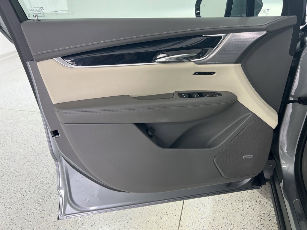 Used 2025 Cadillac XT6 Premium Luxury image 19