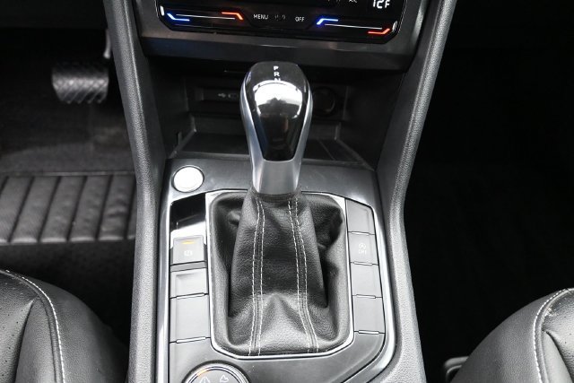 Used 2024 Volkswagen Tiguan SE AWD/4WD image 25