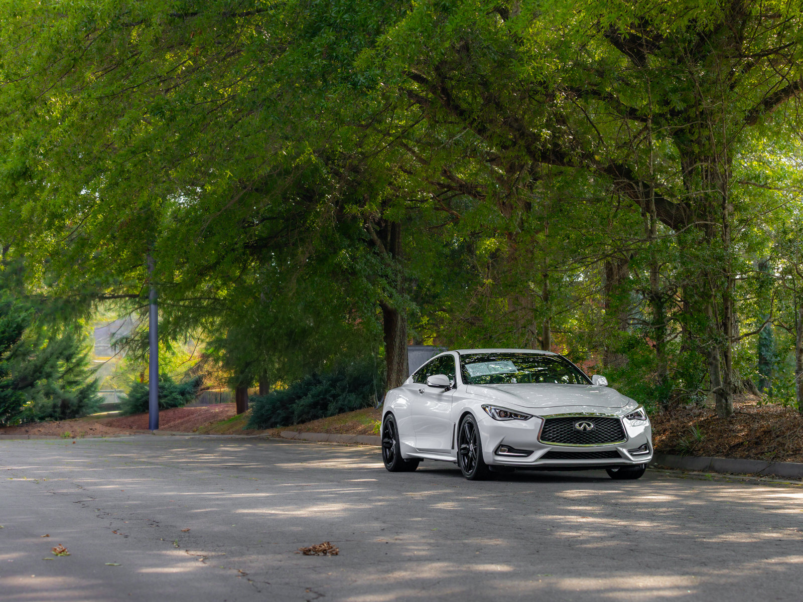 Used 2017 INFINITI Q60 3.0t w/ Premium Plus Package 3.0T RWD image 39