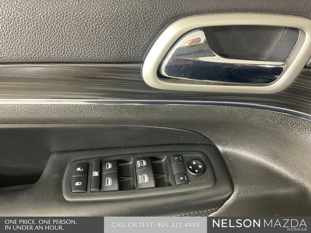 Used 2019 Jeep Grand Cherokee Limited AWD/4WD image 18