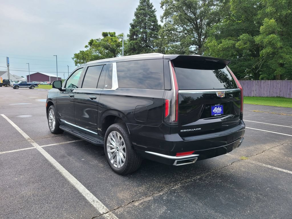 Used 2023 Cadillac Escalade ESV Premium Luxury AWD/4WD image 5