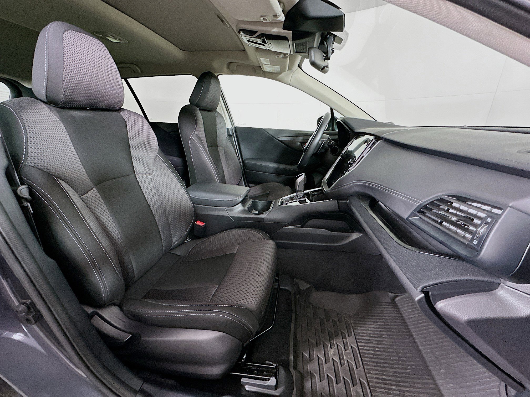 Used 2025 Subaru Outback Premium image 33