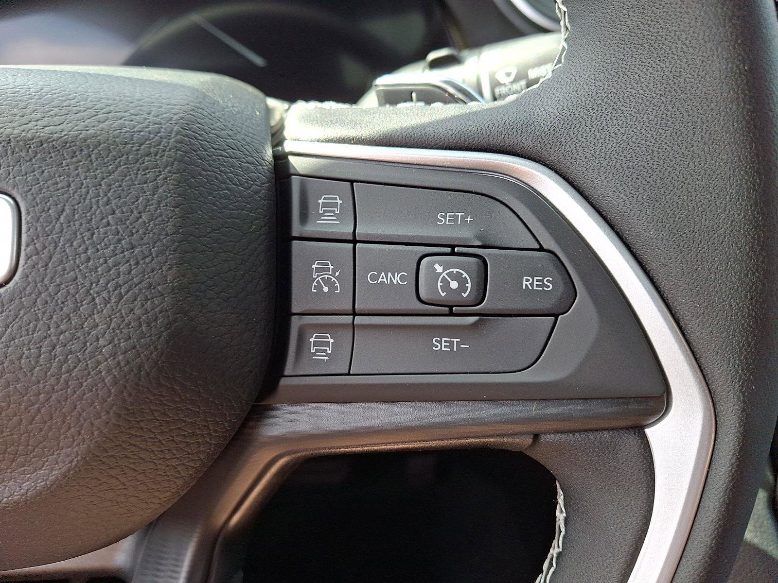 New 2025 Jeep Grand Cherokee L Altitude image 17