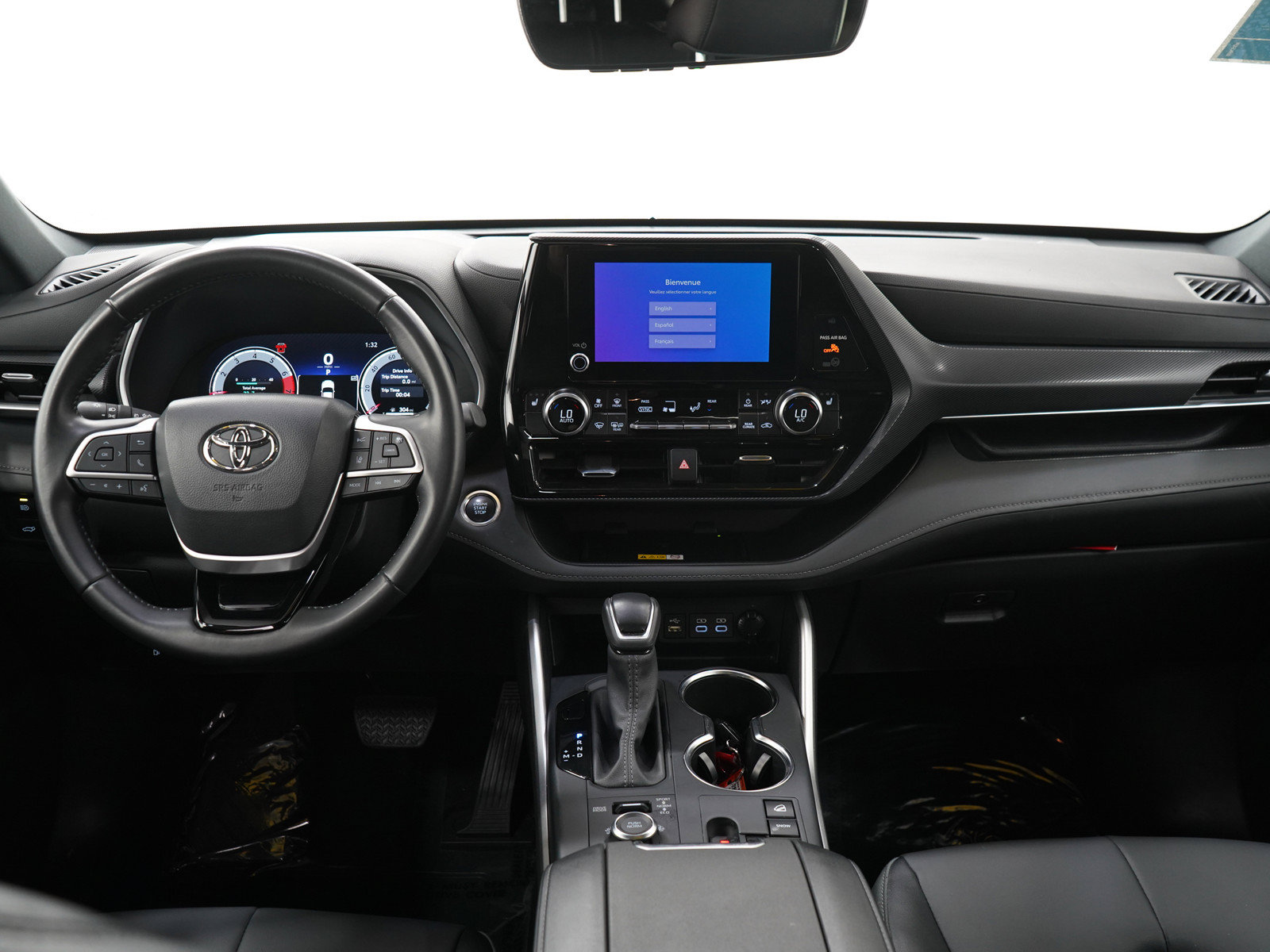 Used 2025 Toyota Highlander XSE AWD/4WD image 17
