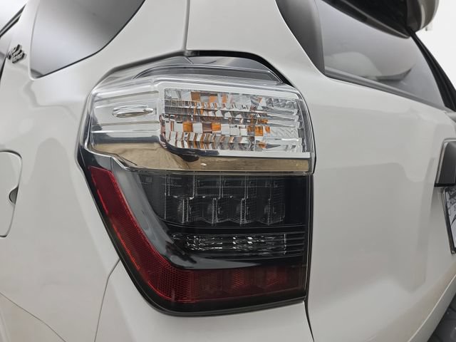 Used 2023 Toyota 4Runner TRD Off-Road Premium AWD/4WD image 34