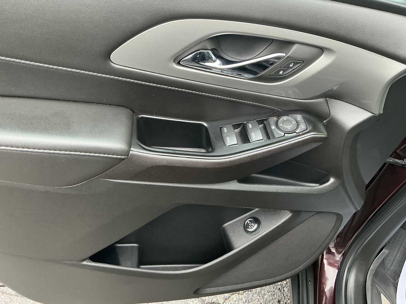 Used 2023 Chevrolet Traverse LT image 22