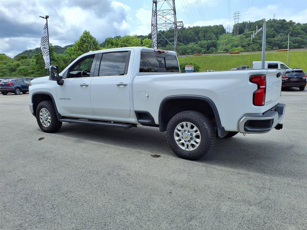 Used 2025 Chevrolet Silverado 2500 LTZ AWD/4WD image 4