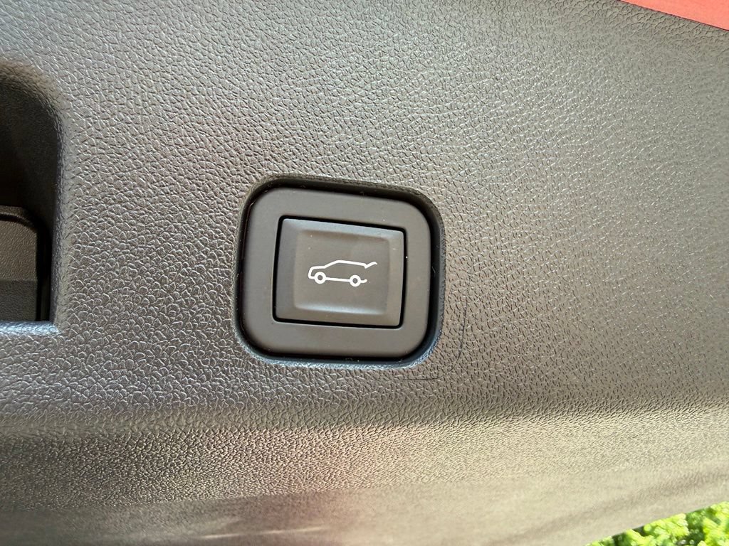 Used 2026 Chevrolet Traverse LT w/ LPO, Floor Liner Package AWD/4WD image 31